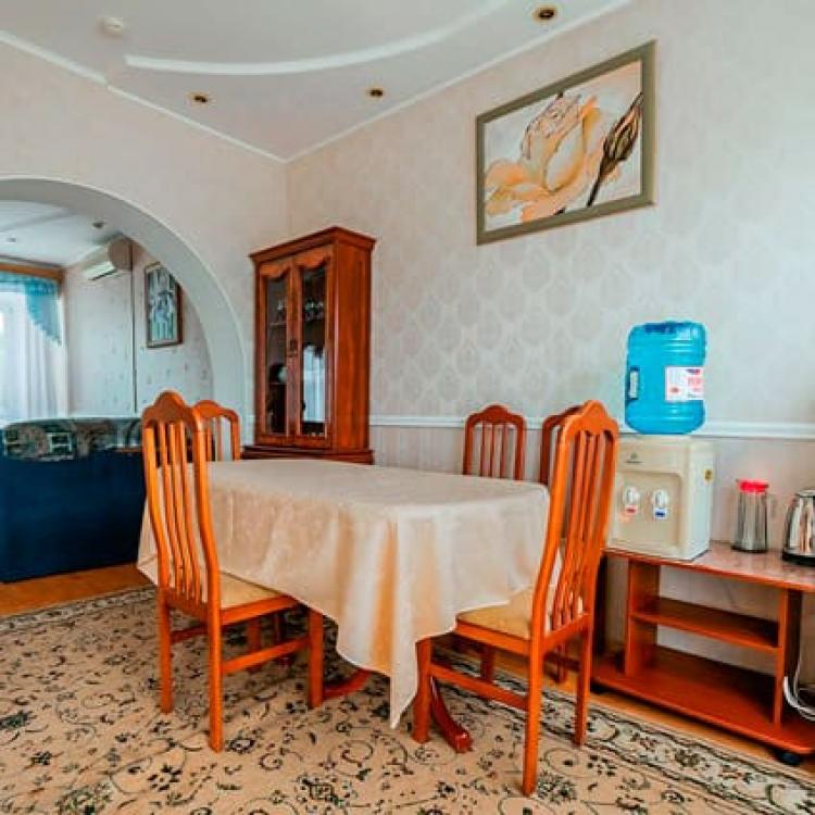 Столовая в 2 местных 3 комнатных Апартаментах в санатории Машук. Пятигорск 